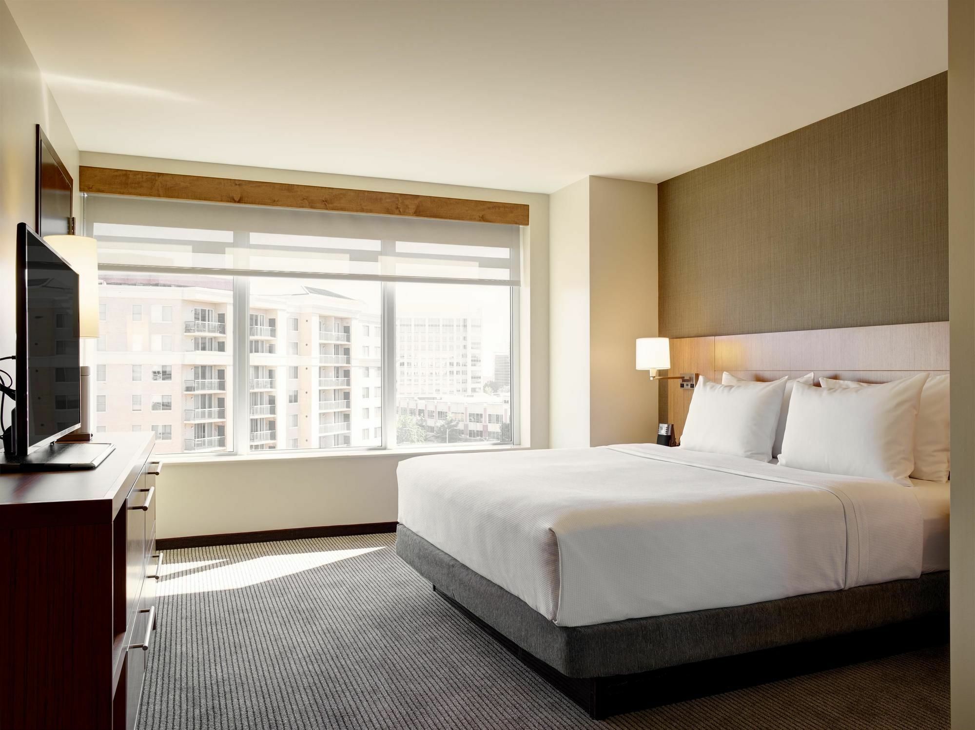 Hyatt Place Arlington Courthouse Bagian luar foto